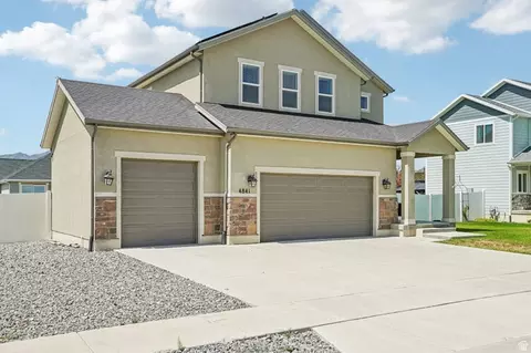 Exterior - 4841 N Goosefoot Dr W, Eagle Mountain, UT 84005 photo 2 of 7
