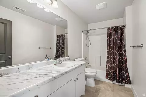 Bath - 4841 N Goosefoot Dr W, Eagle Mountain, UT 84005 photo 2 of 4
