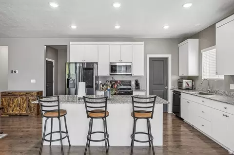 Kitchen - 4841 N Goosefoot Dr W, Eagle Mountain, UT 84005 photo 1 of 4