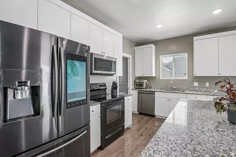 Kitchen - 4841 N Goosefoot Dr W, Eagle Mountain, UT 84005 photo 4 of 4