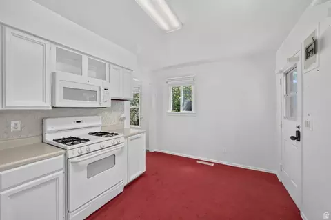 Kitchen - 395 W 400 N, Orem, UT 84057 photo 4 of 6