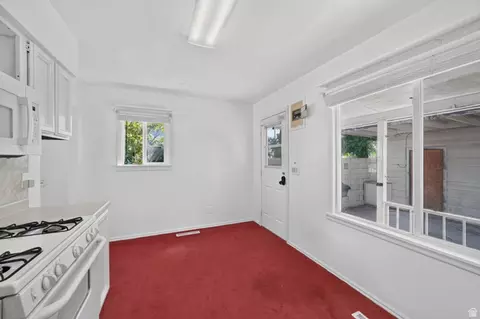 Kitchen - 395 W 400 N, Orem, UT 84057 photo 3 of 6