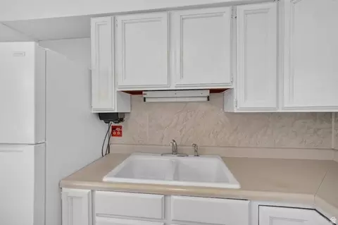 Kitchen - 395 W 400 N, Orem, UT 84057 photo 6 of 6