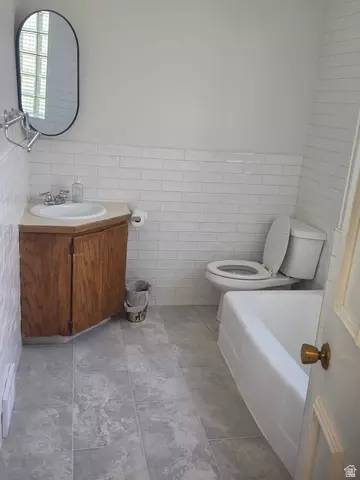 Bath - 450 S 100 E, Springville, UT 84663 photo 1 of 3