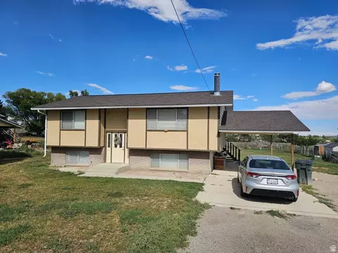 Exterior - 440 N 200 E, Ferron, UT 84523 photo 2 of 7