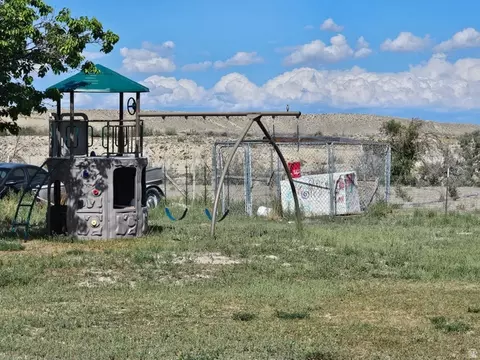 Exterior - 440 N 200 E, Ferron, UT 84523 photo 3 of 7