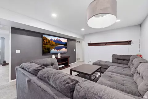Living - 325 N 200 W, Smithfield, UT 84335 photo 3 of 3