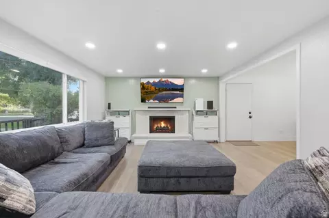 Living - 325 N 200 W, Smithfield, UT 84335 photo 1 of 3
