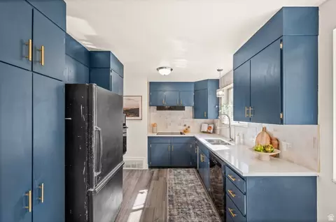 Kitchen - 5580 S 235 E, Murray, UT 84107 photo 4 of 4