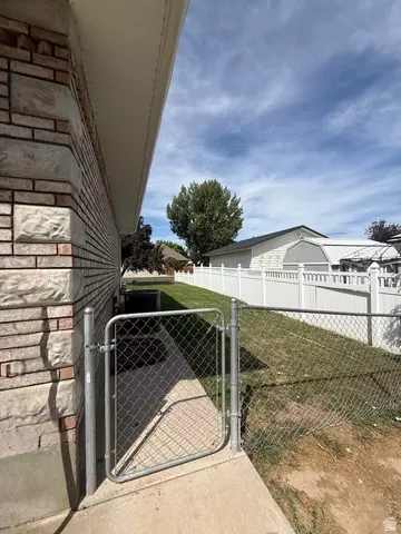 Exterior - 1541 S 460 E, Vernal, UT 84078 photo 2 of 6