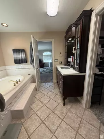 Bath - 1541 S 460 E, Vernal, UT 84078 photo 1 of 4
