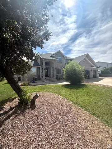 Exterior - 1541 S 460 E, Vernal, UT 84078 photo 5 of 6