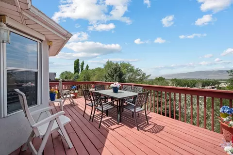 Exterior - 166 S Ridgeview Dr, Orem, UT 84058 photo 5 of 6