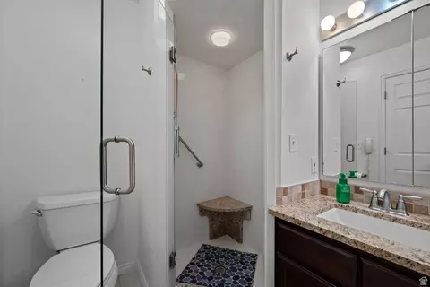 Bath - 166 S Ridgeview Dr, Orem, UT 84058 photo 2 of 4