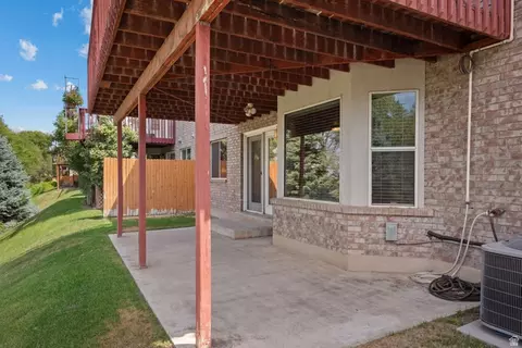Exterior - 166 S Ridgeview Dr, Orem, UT 84058 photo 3 of 6