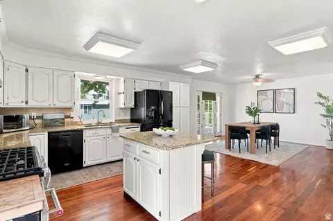 Kitchen - 10324 S 2505 E, Sandy, UT 84092 photo 4 of 5