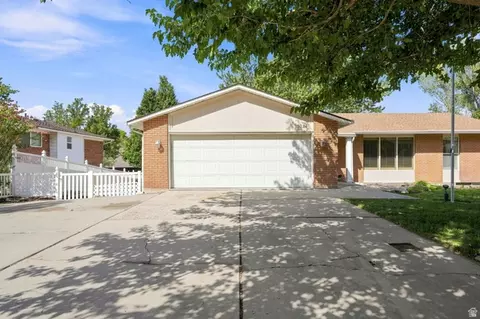 Exterior - 10324 S 2505 E, Sandy, UT 84092 photo 3 of 13