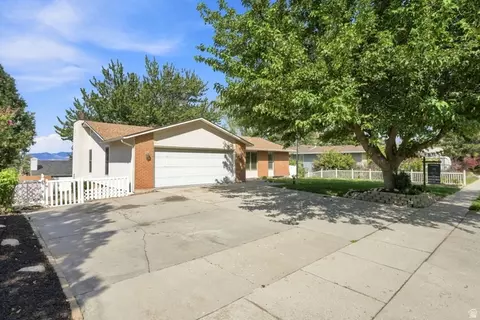 Exterior - 10324 S 2505 E, Sandy, UT 84092 photo 4 of 13