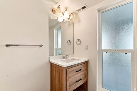 Bath - 10324 S 2505 E, Sandy, UT 84092 photo 3 of 4