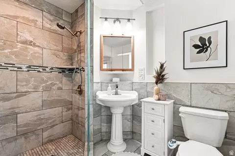 Bath - 10324 S 2505 E, Sandy, UT 84092 photo 1 of 4