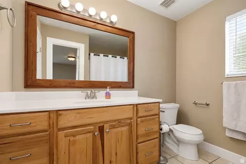 Bath - 424 E 100 N, Richmond, UT 84333 photo 1 of 3