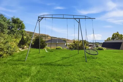 Exterior - 424 E 100 N, Richmond, UT 84333 photo 9 of 11