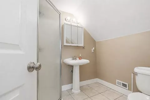 Bath - 424 E 100 N, Richmond, UT 84333 photo 2 of 3