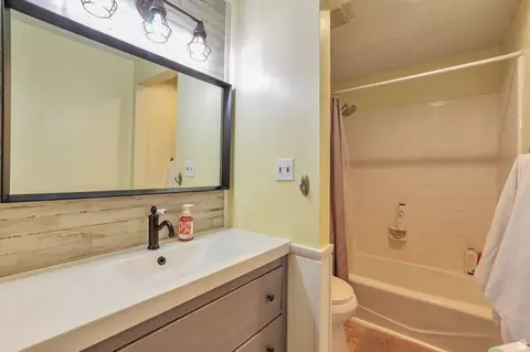 Bath - 3083 W 5500 S, Roy, UT 84067 photo 2 of 3