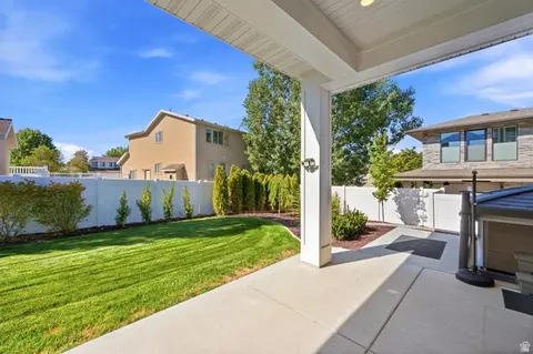 Exterior - 330 E Sandy Oaks Dr S, Sandy, UT 84070 photo 5 of 7
