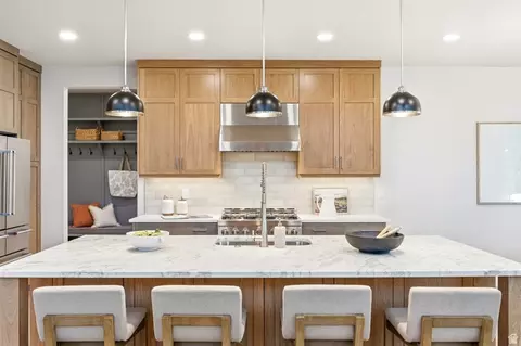 Kitchen - 330 E Sandy Oaks Dr S, Sandy, UT 84070 photo 4 of 4