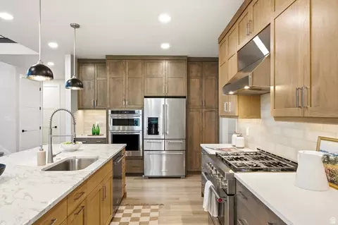 Kitchen - 330 E Sandy Oaks Dr S, Sandy, UT 84070 photo 3 of 4