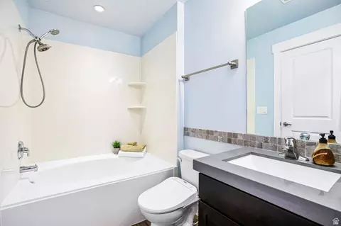 Bath - 669 E Falconer Ct S, Draper, UT 84020 photo 3 of 3