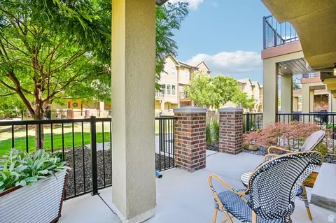 Exterior - 669 E Falconer Ct S, Draper, UT 84020 photo 5 of 9