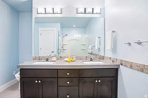 Bath - 669 E Falconer Ct S, Draper, UT 84020 photo 2 of 3