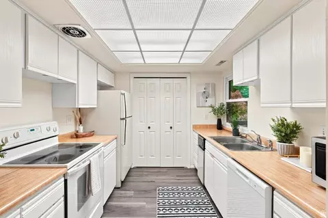 Kitchen - 617 E Taylor Ln #C, Murray, UT 84107 photo 1 of 4