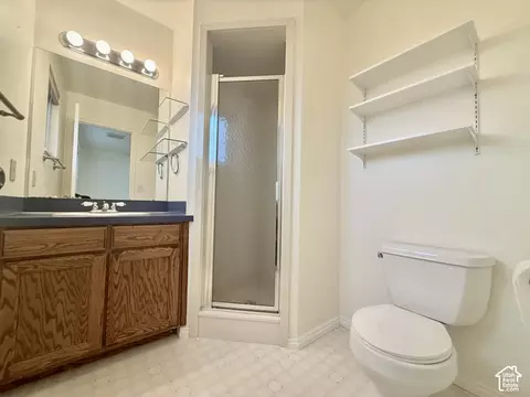 Bath - 1139 E Meadow Way Dr, Layton, UT 84041 photo 2 of 4