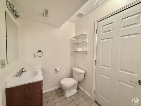 Bath - 1139 E Meadow Way Dr, Layton, UT 84041 photo 4 of 4