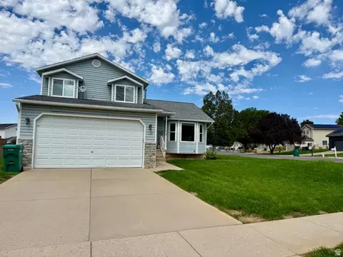 Exterior - 1139 E Meadow Way Dr, Layton, UT 84041 photo 2 of 7