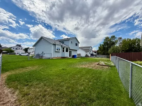 Exterior - 1139 E Meadow Way Dr, Layton, UT 84041 photo 7 of 7