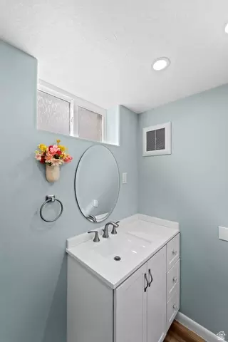 Bath - 310 S 750 E, Clearfield, UT 84015 photo 2 of 2