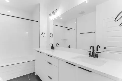 Bath - 313 Endurance Cir S, Draper, UT 84020 photo 2 of 5