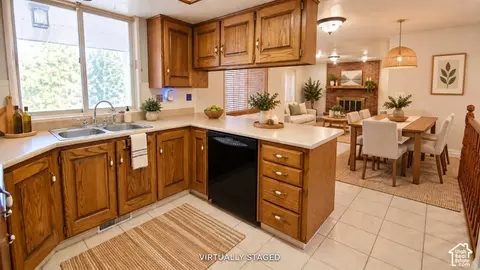 Kitchen - 2455 S Bluff Rd, Syracuse, UT 84075 photo 2 of 5