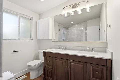 Bath - 1237 E Sierra Way, Millcreek, UT 84106 photo 3 of 7
