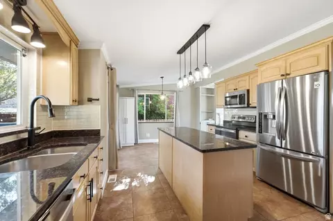 Kitchen - 1237 E Sierra Way, Millcreek, UT 84106 photo 7 of 7