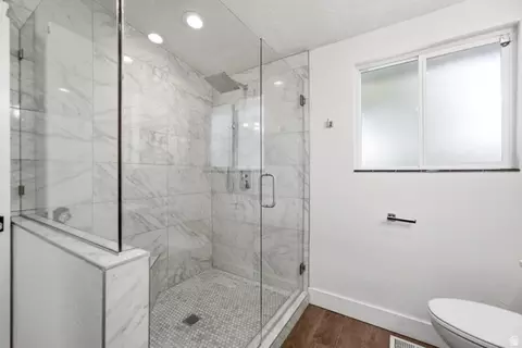 Bath - 1237 E Sierra Way, Millcreek, UT 84106 photo 4 of 7