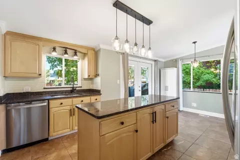 Kitchen - 1237 E Sierra Way, Millcreek, UT 84106 photo 6 of 7