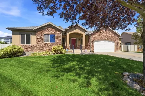 2042 W 2185 S, Woods Cross, UT 84087