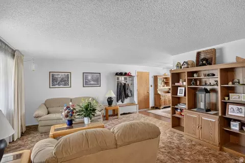 Living - 333 W Maple St, Mapleton, UT 84664 photo 1 of 2