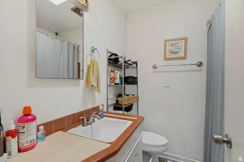 Bath - 3420 S 2000 E, Millcreek, UT 84109 photo 2 of 3