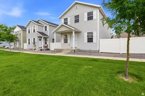 Exterior - 1848 E American Way #3, Eagle Mountain, UT 84005 photo 4 of 5